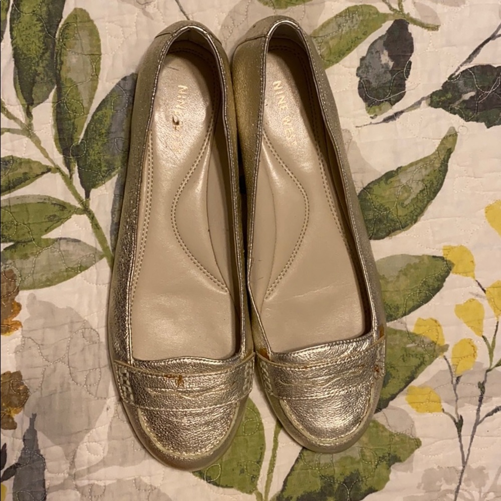 Nine West women’s champagne flats size 8.5